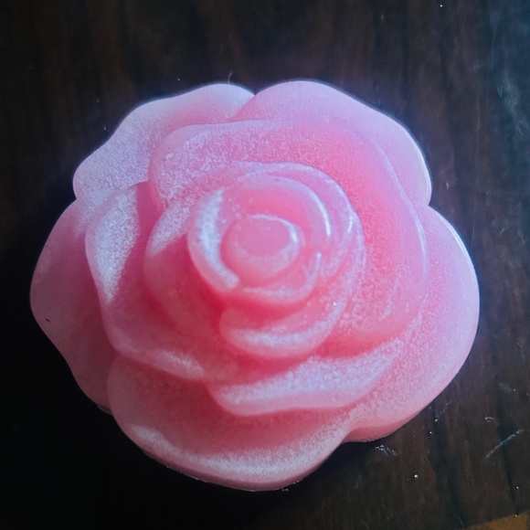 Purchase 2 or more for Free ShipBeautiful Rose Handmade Candles W/or without Wic - Picture 1 of 7